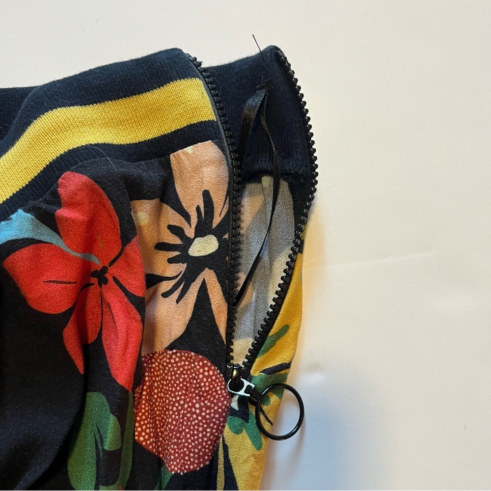 Farm Rio Calla Flared Pants Black Floral Size XS Anthropologie - Picture 7 of 14